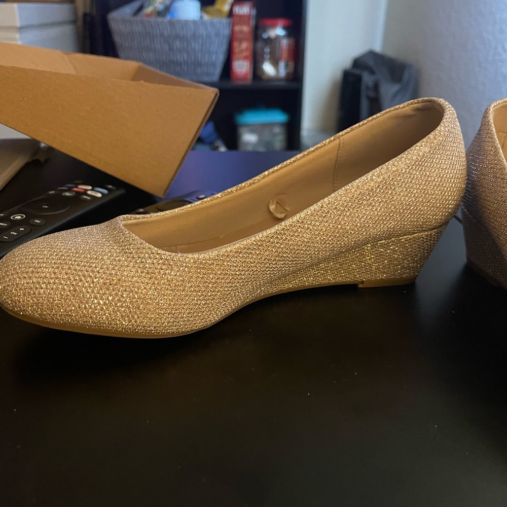 Gold Wedges. - Picture 2 of 3